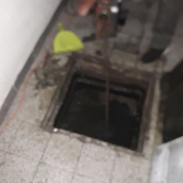 Destapacion de tapa cloacal en Ramos Mejia